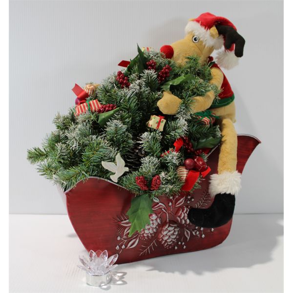 CHRISTMAS REINDEER HOLDING TREE DECORATION