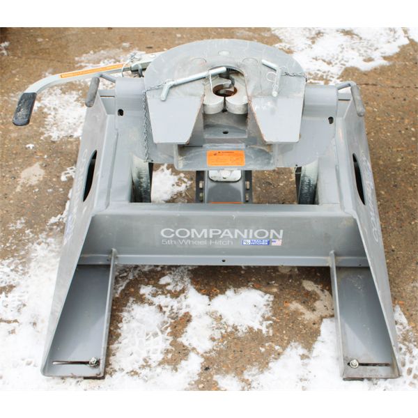 B + W COMPANION 5TH WHEEL HITCH RUB3500