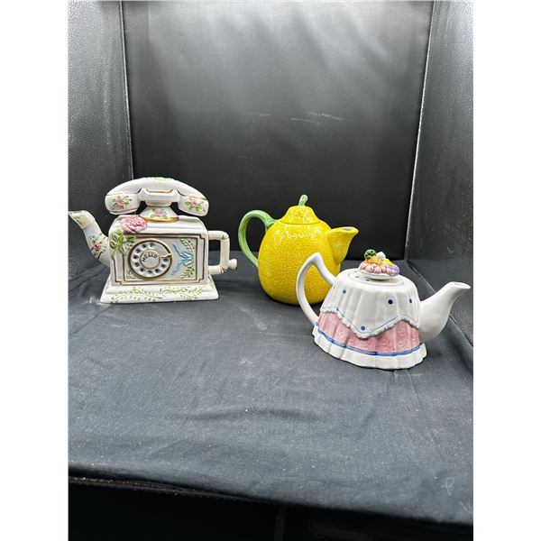 3 Teapots