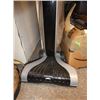 Image 2 : Cordless vacuum cleaner works