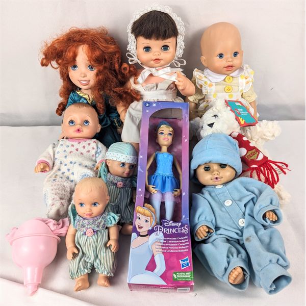 Lot of Various Dolls & NEW in Box Disney Princess Doll