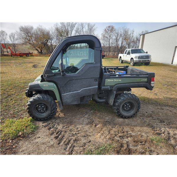 2015 John Deere XUV 825i Gator Utility Vehicle 4 X 4    3408kms   One Owner