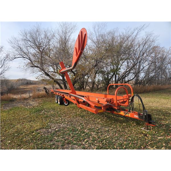 1999 Highline 700 Self Loading Bale Picker ( 7 Bale Capacity)