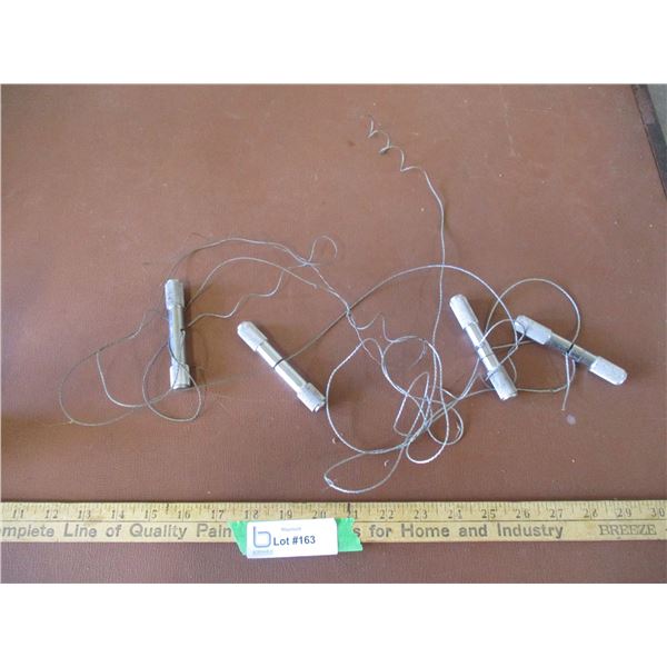 (2) Wire Type De-Horners