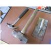 Image 2 : Claw Hammer, Trowel, Heavy Hammer