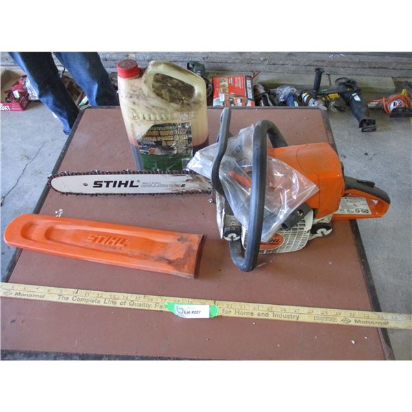 Stihl MS250 Chainsaw - 16" With Partial Jug of Chain Oil