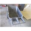 Image 2 : Rubbermaid Wheelbarrow
