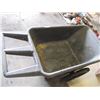 Image 5 : Rubbermaid Wheelbarrow