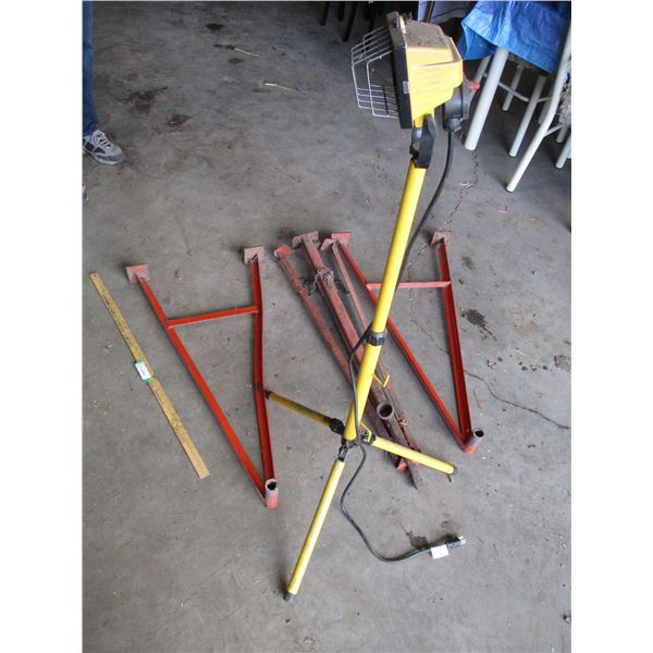 Implement Jack, Triangular Metal Pieces, Work light on Stand - Working