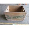 Image 1 : Canada Dry Wooden Crate