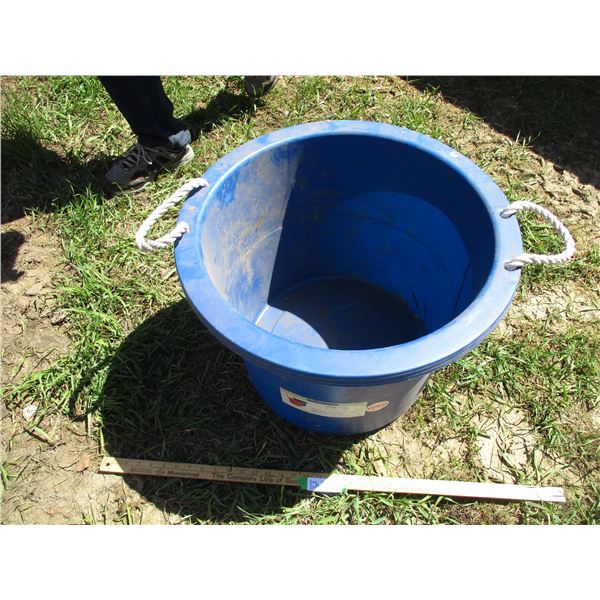Blue Feed Tub - 17 Gallon