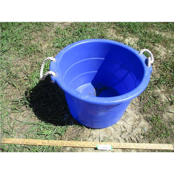 Blue Feed Tub - 16"