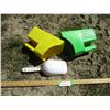 Image 1 : (3) Feed Scoops