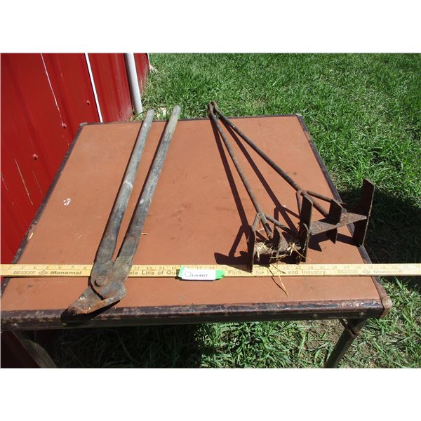 (2) Branding Irons, Hoof Trimmer