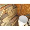 Image 4 : 5 Gallon Pails, Lumber