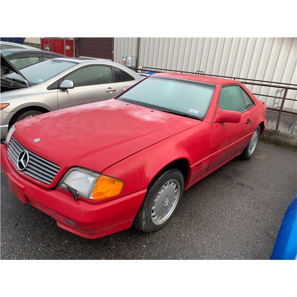 *R* *TOW* 1995 MERCEDES-BENZ SL500, 2DR CONVERTIBLE, RED, VIN WDBFA67EXSF116610,