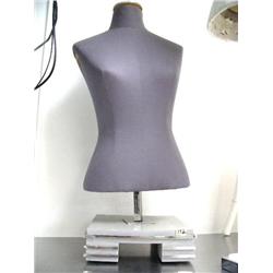 1 dressmaker's mannequin (16)