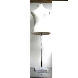 1 dressmaker's mannequin (16)