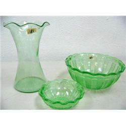 3 pieces of green depression glass (16)