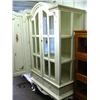 Image 4 : painted white display cabinet with arched top  (16)
