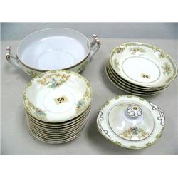 lot of 18 Imperial China made in Japan dishes, sugar bowl, serving bowl with matching bowls (16)