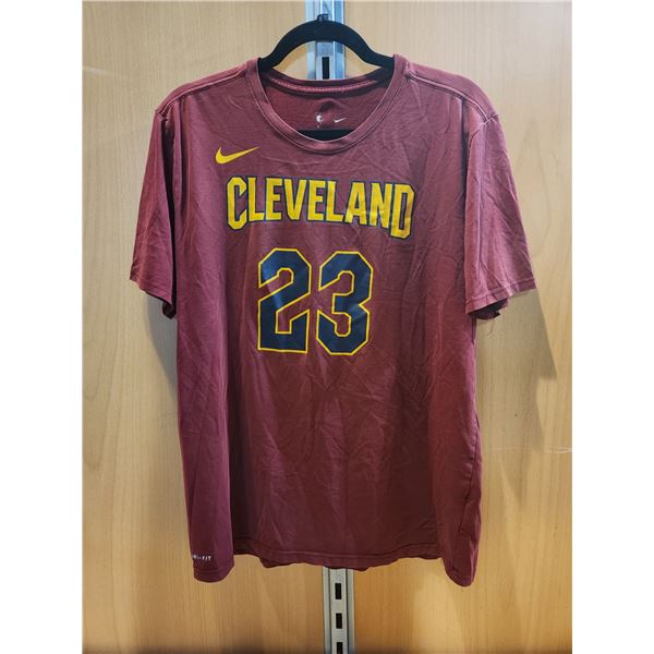 Vintage Nike NBA "James" Cleveland T-Shirt
