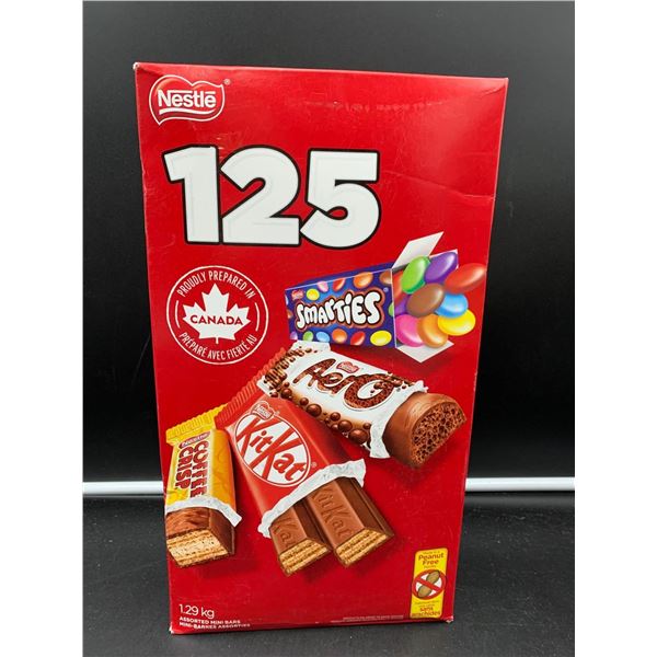 Assorted box of 125 nestle mini chocolate bars, 1.29kg