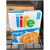 Image 1 : CASE LOT - Quaker Life original  whole grain cereal 12x450g
