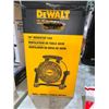 Image 2 : DeWALT 16" Benchtop Fan.