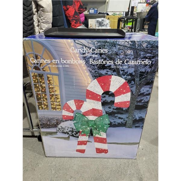 LED Lit Outdoor Candy Can Decorations  2M Tall