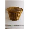 Image 1 : Wicker Basket - Bottom Radius 14", Top Radius 19"