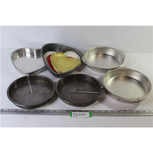 (6) Baking Pans - (2) Bake Rite