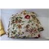 Image 3 : (4) Pieces of Fabric