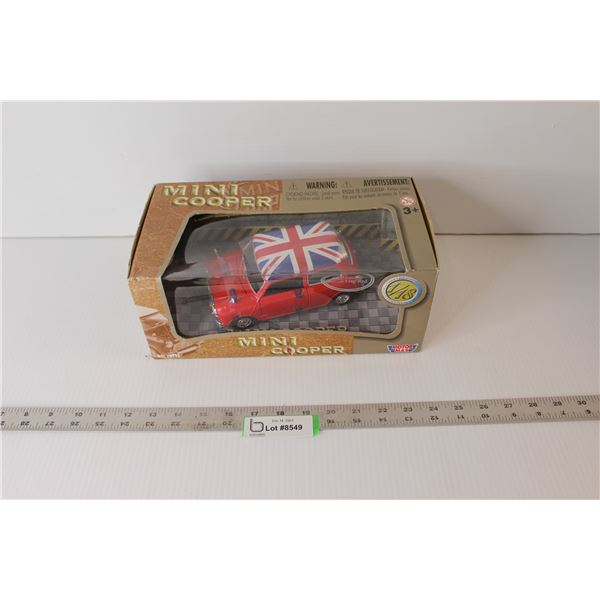 Motor Max Mini Cooper Die Cast Car - 1/18 Scale