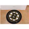 Image 1 : Boston Bruins Round Mat - 26 1/4" Diameter