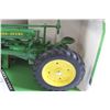 Image 3 : ERTL 1934 John Deere Model A Tractor Die Cast - 1/16