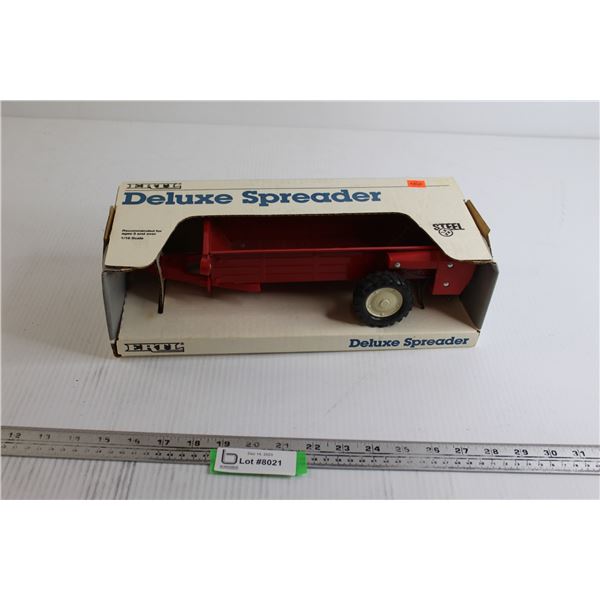 ERTL Deluxe Spreader Die Cast - 1/16