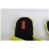 Image 2 : Pair of Grinch Slippers - Size 11-12