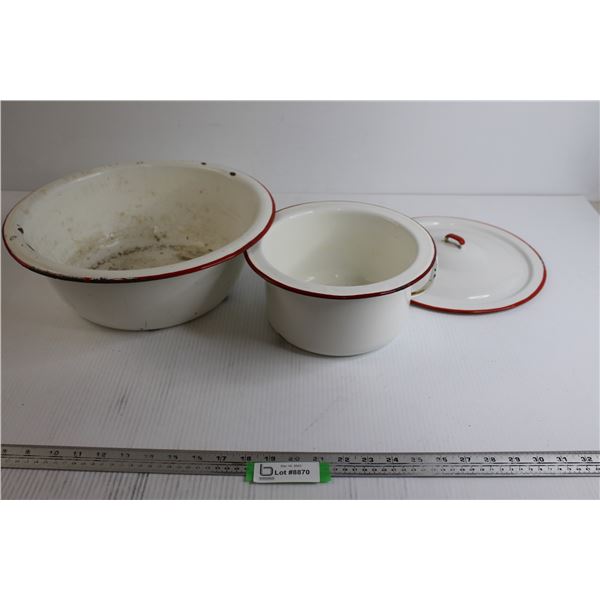 (2) Enamel Bowls, Differently-Sized Lid