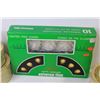 Image 3 : 10 Universal Lights - (2) Sets of Gift Boxes - Box of Green Candles