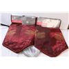 Image 2 : (4) Christmas Tree Skirts