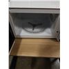 Image 2 : SYLVANIA MICROWAVE - CLEAN/GOOD CONDITION