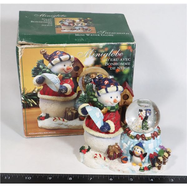 MINI CHRISTMAS SNOWMAN WATER GLOBE