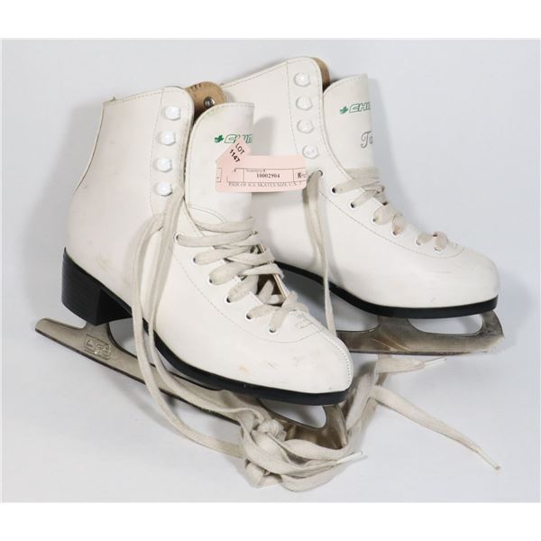 PAIR OF ICE SKATES SIZE U.S. 7