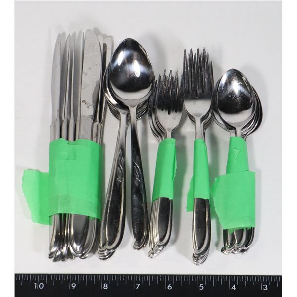 FLATWARE SET