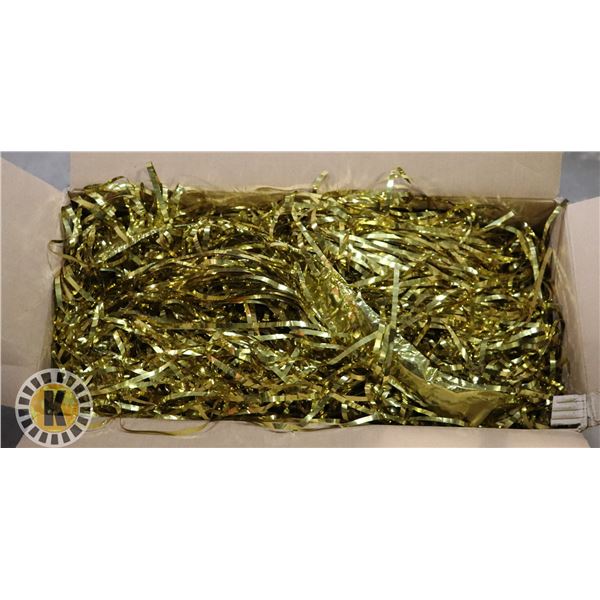 GOLD CURTAIN CHRISTMAS DECORATION