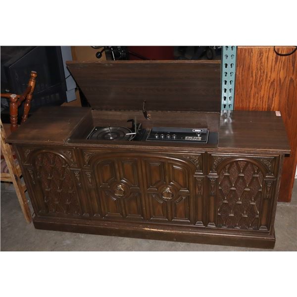 SYLVANIA STEREO CONSOLE (NO TRANSPORT TO EDMONTON)