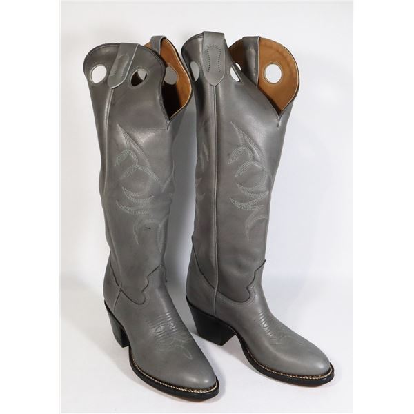 NEW MADE IN ALBERTA COWBOY BOOTS SIZE5AA