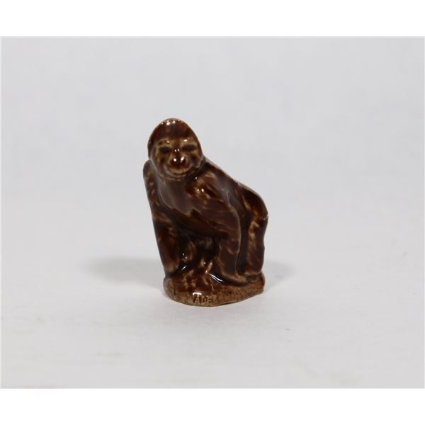 RED ROSE TEA GORILLA FIGURINE