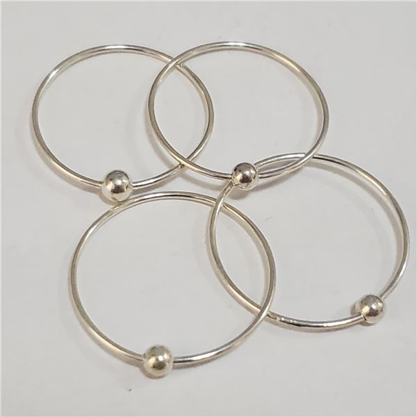 SILVER LOT OF 2 EARRINGS